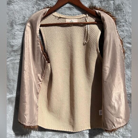 EUC Pink Republic Faux Fur Vest with knit sweater back. Size L - Picture 4 of 7